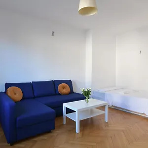  Apartament Wilcza 3 - Dla 4 Osob - 260m Do Ambasady - Duzy Balkon Od Strony Dziedzinca - Wifi - Good